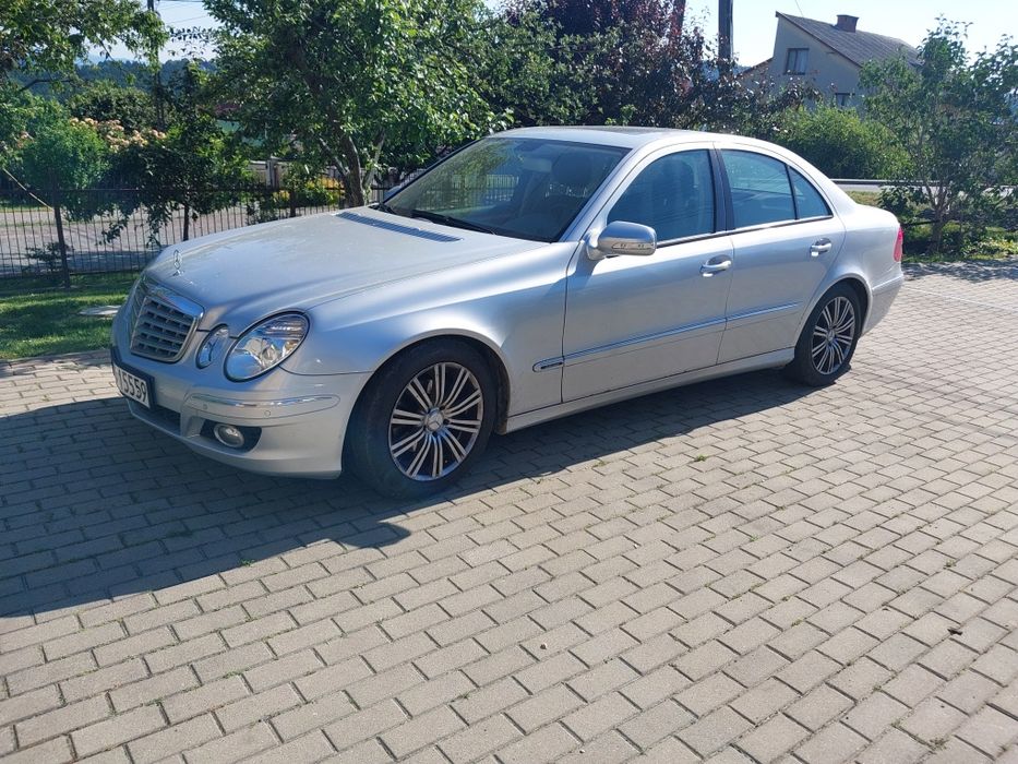 Mercedes-Benz E220