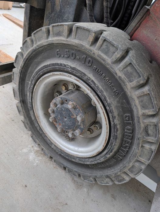 автонавантажувач газовий MANITOU