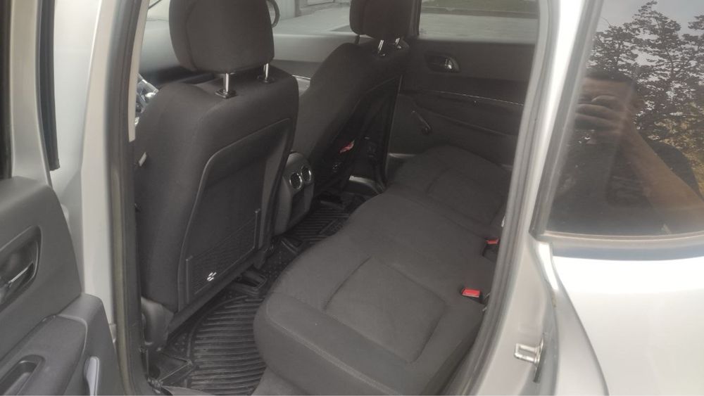 Peugeot 3008 2011