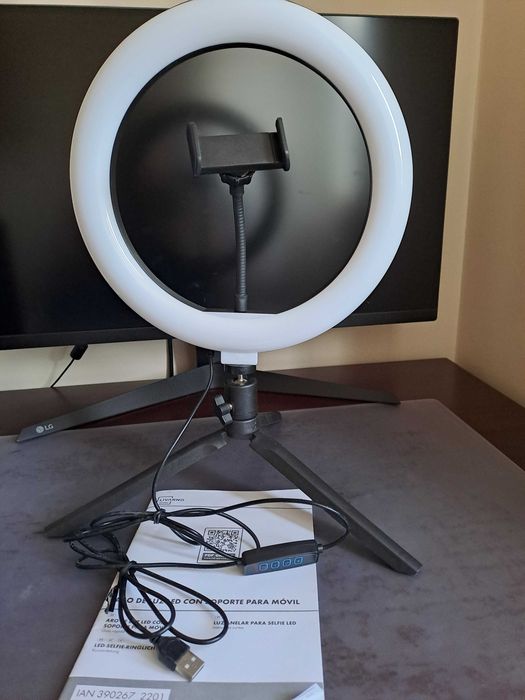 Tripé com Anel de luz Led e suporte para smartphone