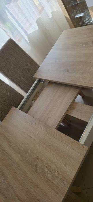 Conjunto de mesa com 4 cadeiras