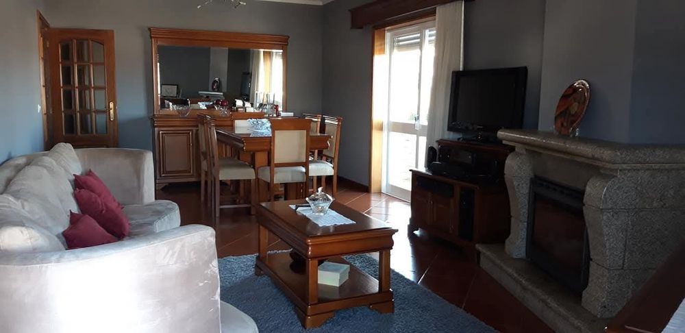 Móveis em madeira