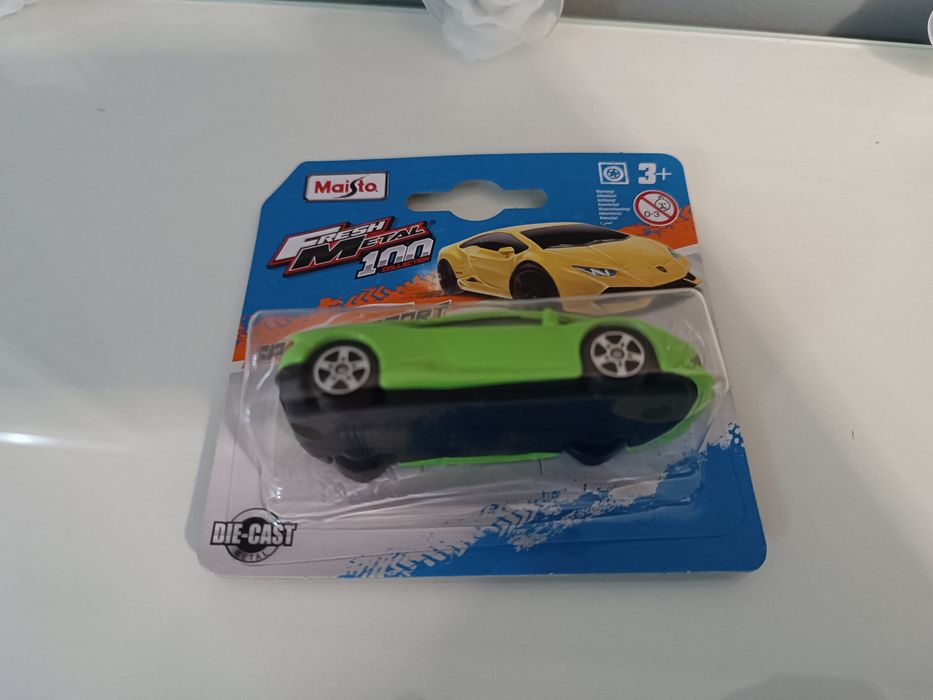 Lamborghini huracan coupe Maisto