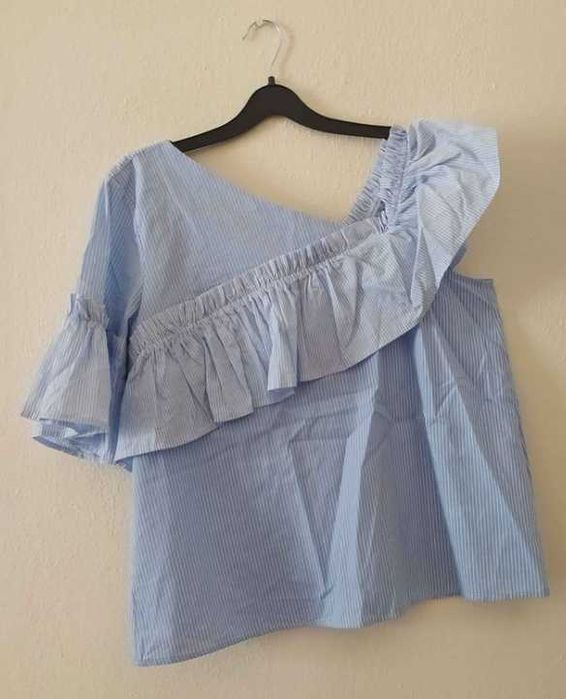 Camisa. Stradivarius. Tamanho L