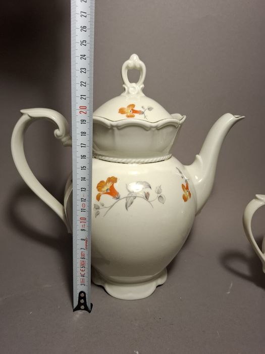 Porcelanowy garnitur dzbanek mlecznik i Cukiernica kahla