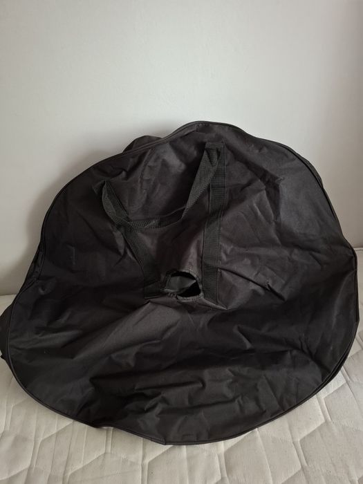 Pokrowce na koła do przechowywania.