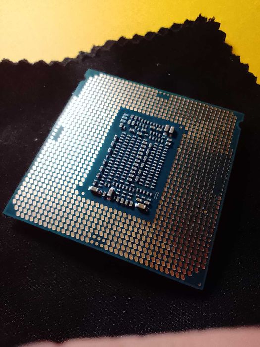 Процессор Intel Core i7 8700K ИДЕАЛ 6 ядер 12 потоков 1151 v2 3.7 GHz