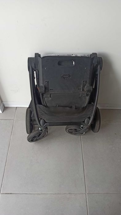 Vendo carrinho de bebé/criança
