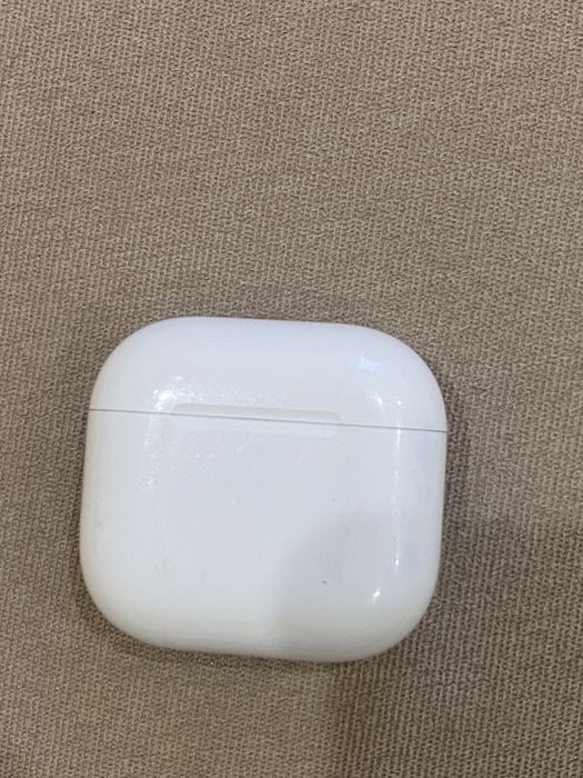 Airpods 4 кейс зарядний без навушників