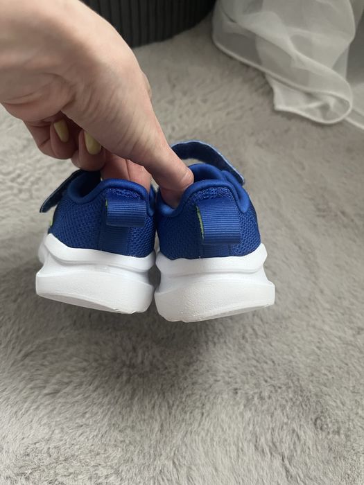 Дитячі кросівки adidas