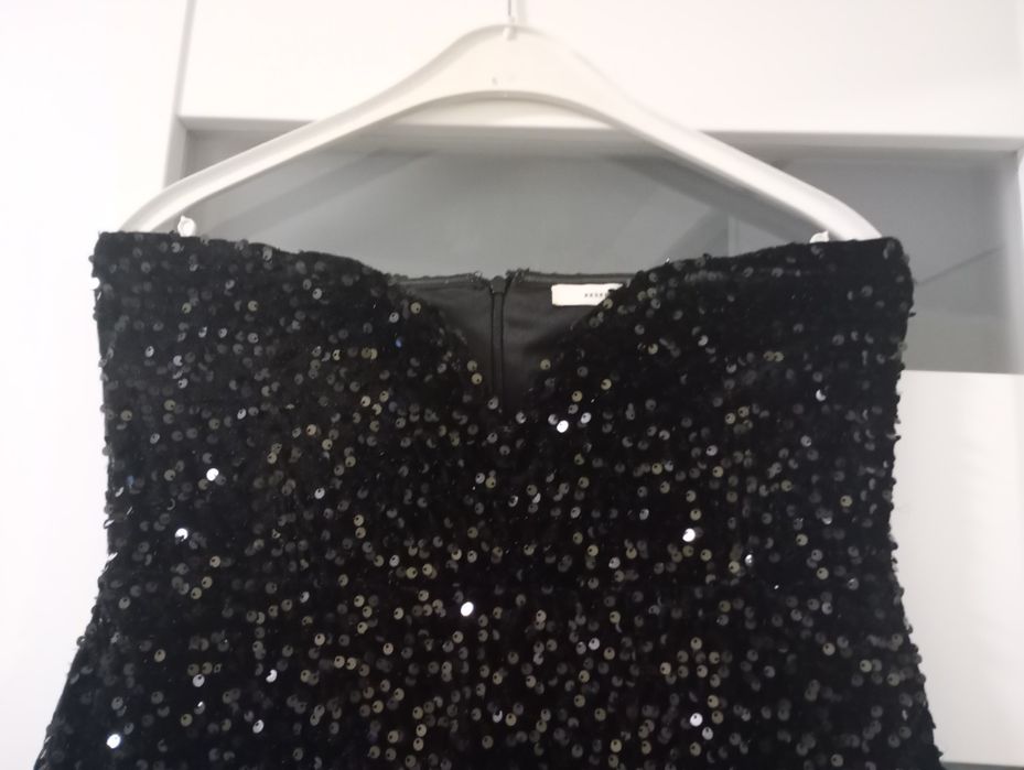 Sukienka czarna cekiny Reserved