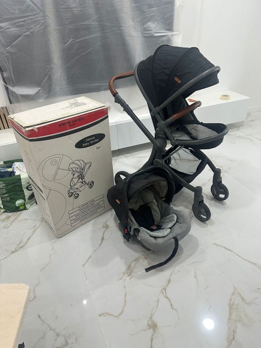Carrinho de bebe Pierre Cardin