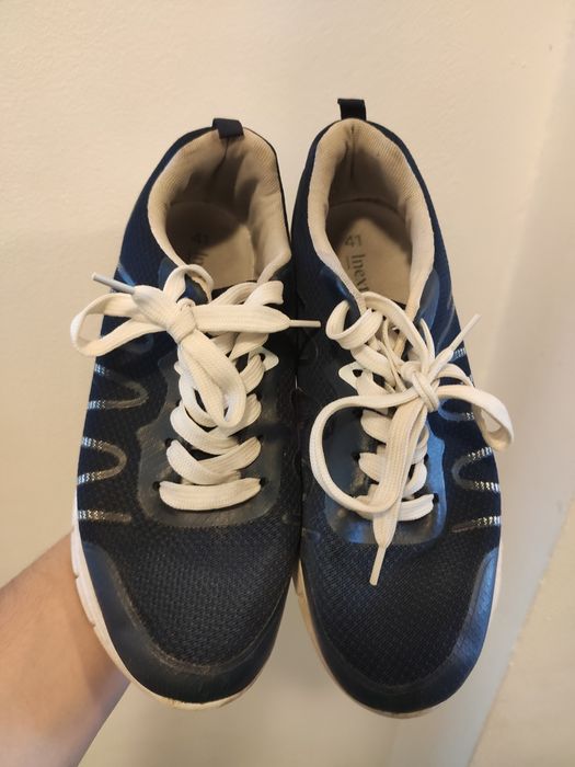 Buty sportowe w dobrym stanie unisex 39 - 40  rozmiar