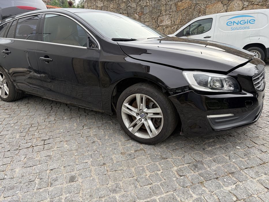Frente volvo v60 hibrida