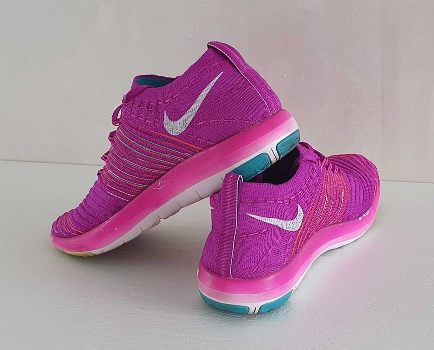 жіночі кросівки Nike