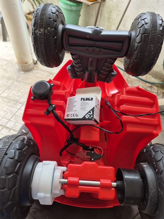Moto 4 electrica