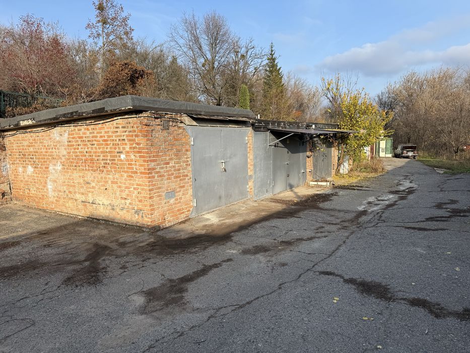 Продам гараж , кооператив Геолог , район Єврейського кладовища.