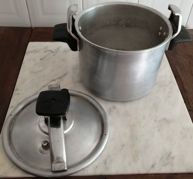 panela de pressão em aluminio