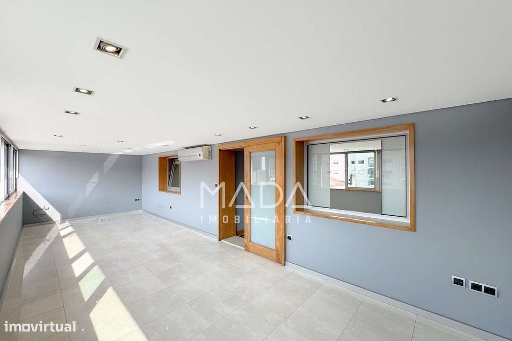 Apartamento T2+1 (último piso) c/sótão no centro histórico de Braga