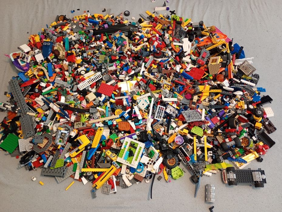 Lego mix  9,5kg.