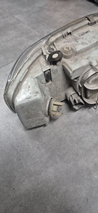 Lampa Lewa do ford escort MK7 - 2000 rok