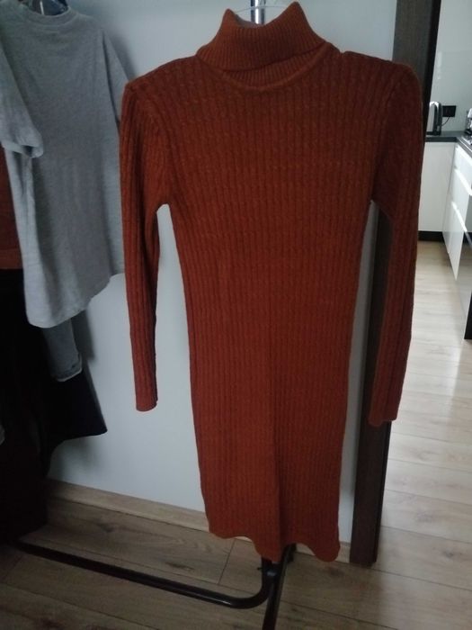 Sukienka sweterkowa