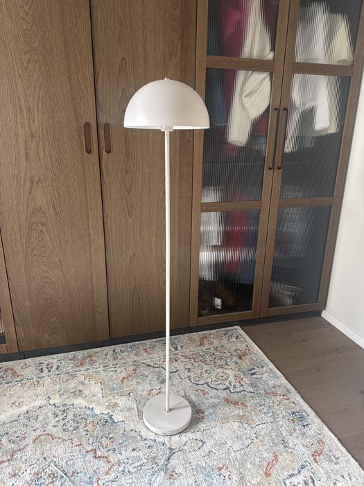 Lampa podłogowa  beżowy Jysk
