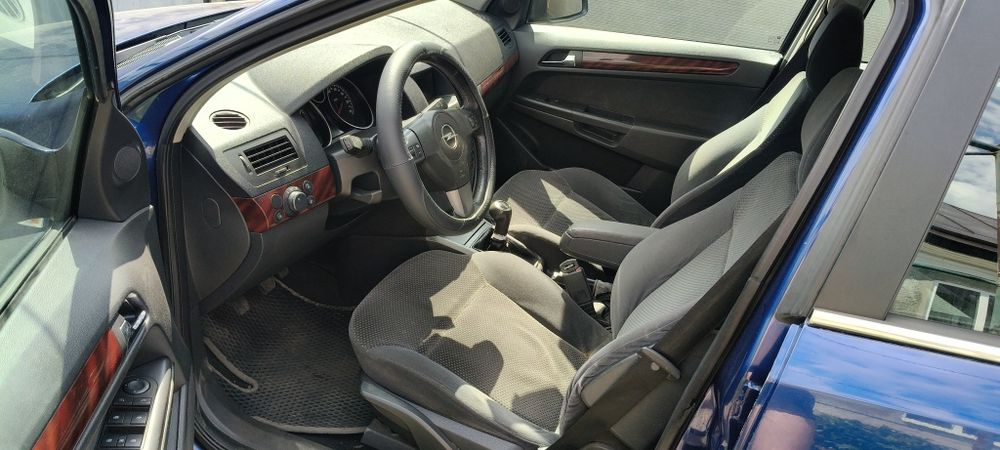 Opel astra h 1,6 2004 рік