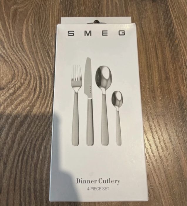 Conjunto talheres SMEG