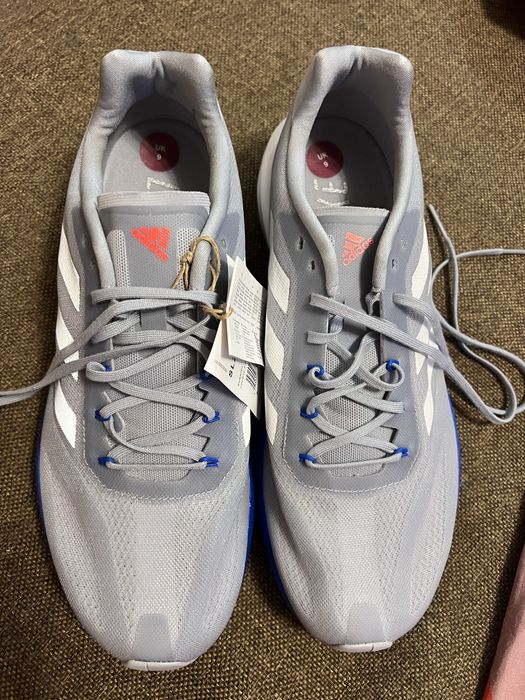 Продам кроссовки адидас новые