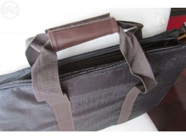 Mala da marca KLORANE