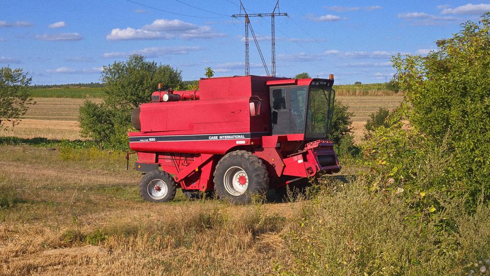 Продаж гарного доглянутого кейс 1680 камінс
