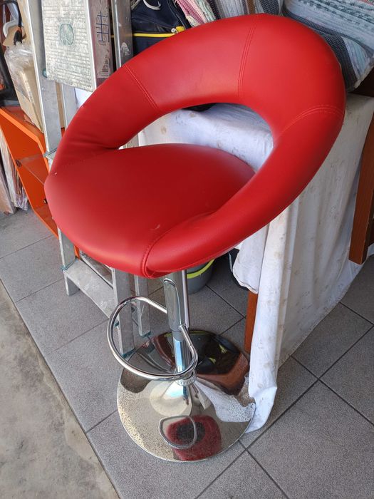 Cadeira de pé alto