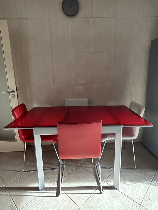 Mesa de Cozinha de vidro extensivel e cadeiras