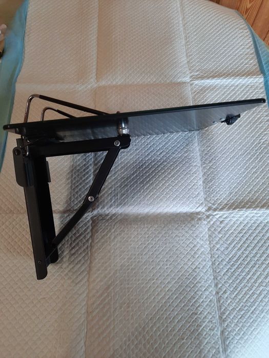 Полка под тюнер, стеклянная.