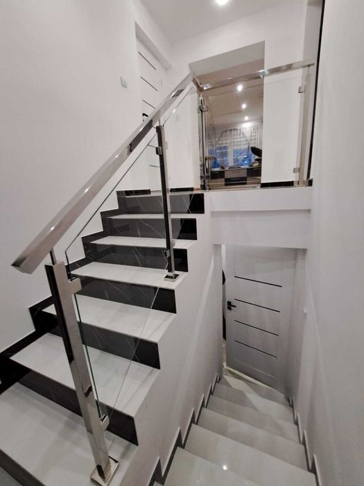 Balustrady nierdzewne schodowe tarasowe