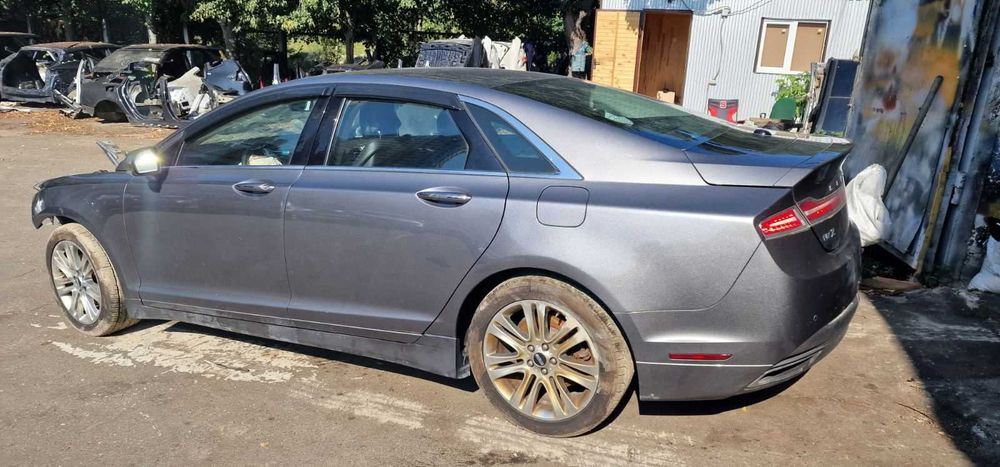 Lincoln mkz 2013- стекло боковое дверное