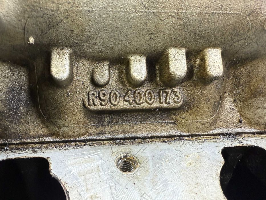 Головка блока цилиндров  ГБЦ Opel 2.0 16V X20XEV 90400173