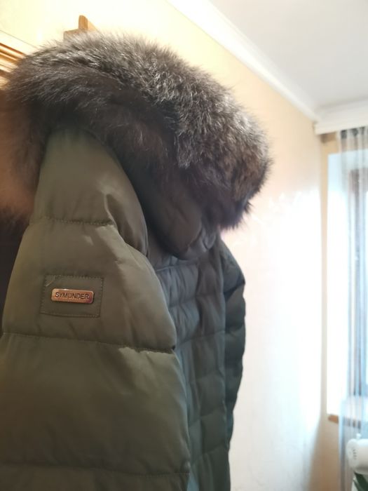 Пальто зимове з натуральним коміром