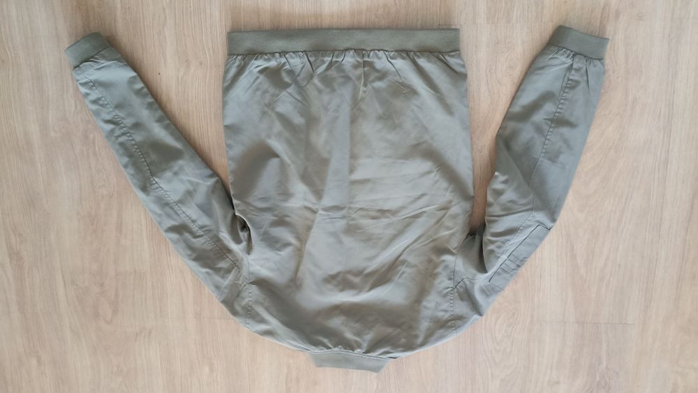Nowa cienka kurtka bomberka Jack and Jones rozmiar XS