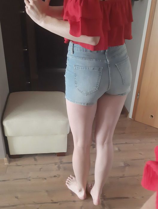 Spodenki z wysokim stanem Cropp