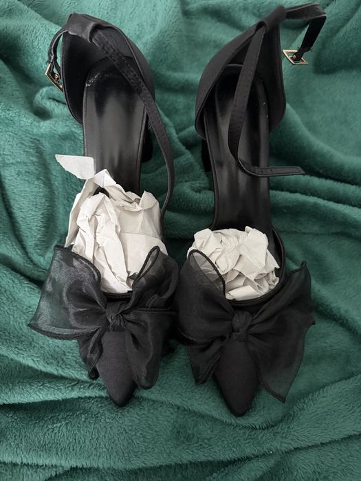 Buty na korku z kokardka