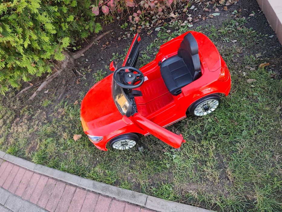 Autko dla dzieci na akumulator z pilotem