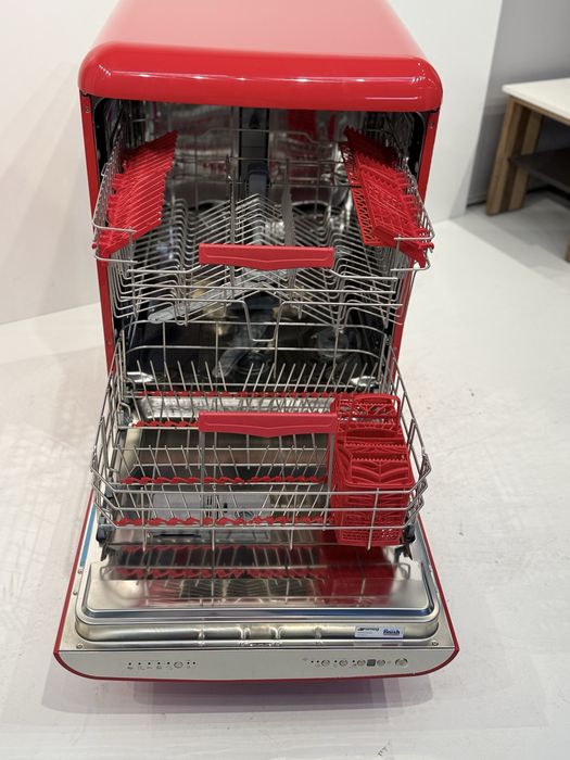 Посудомийна машина Smeg BLVR-2