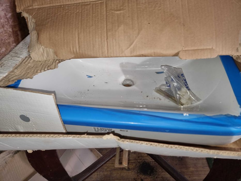 Umywalka Roca - nieużywana