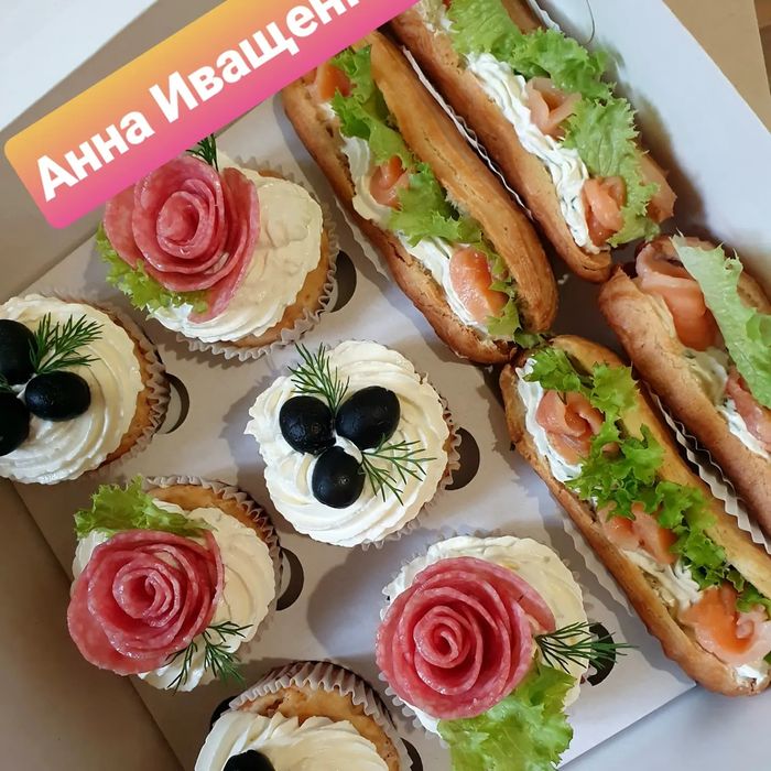 Солоний торт,  еклери та капкейки