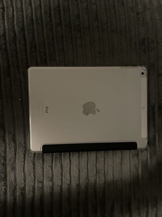 Apple iPad Air (1-st gen) — 16 GB, АКБ 87%