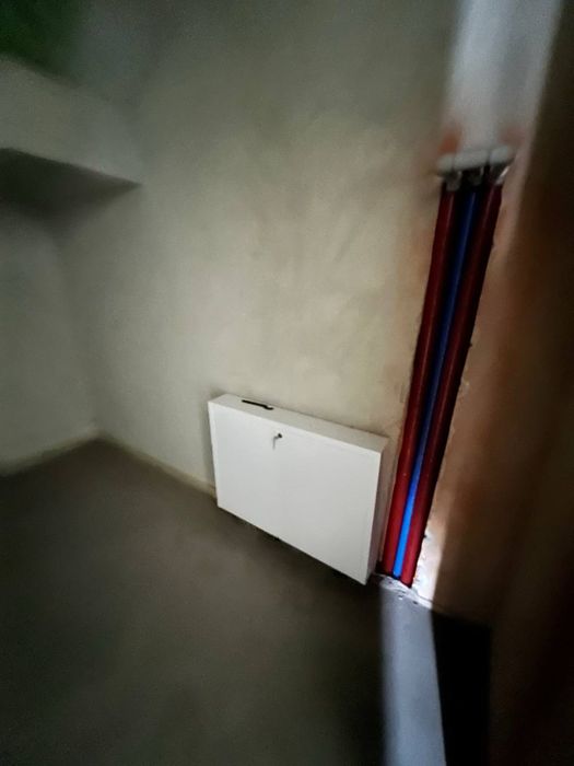 Продаж котеджів з приватним басейном у місті, біля лісу