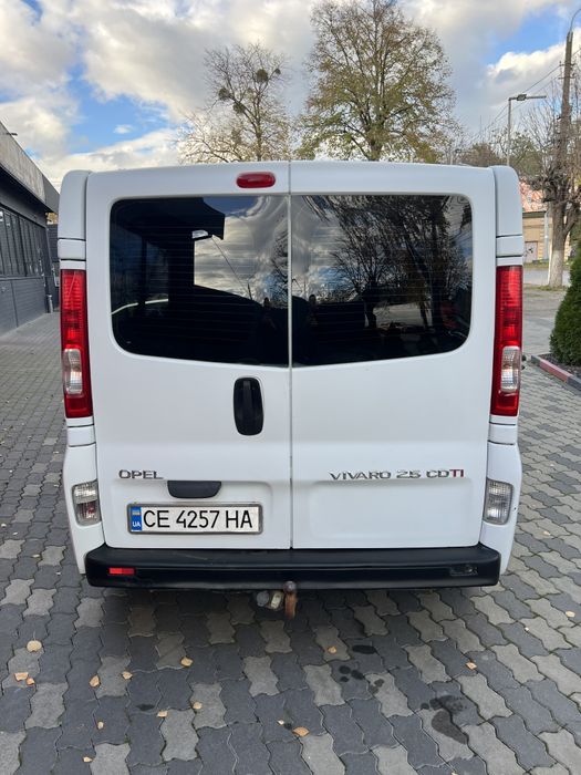 Opel Vivaro 2.5 long