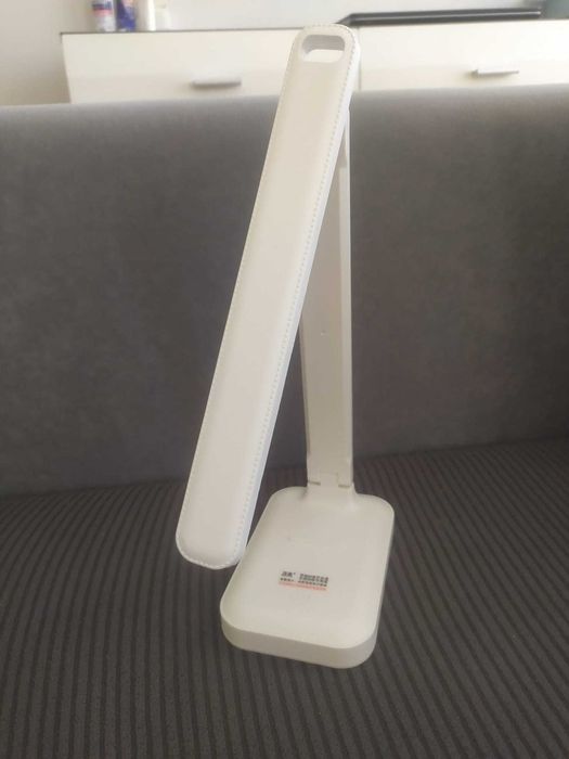 Lampka biurkowa LED